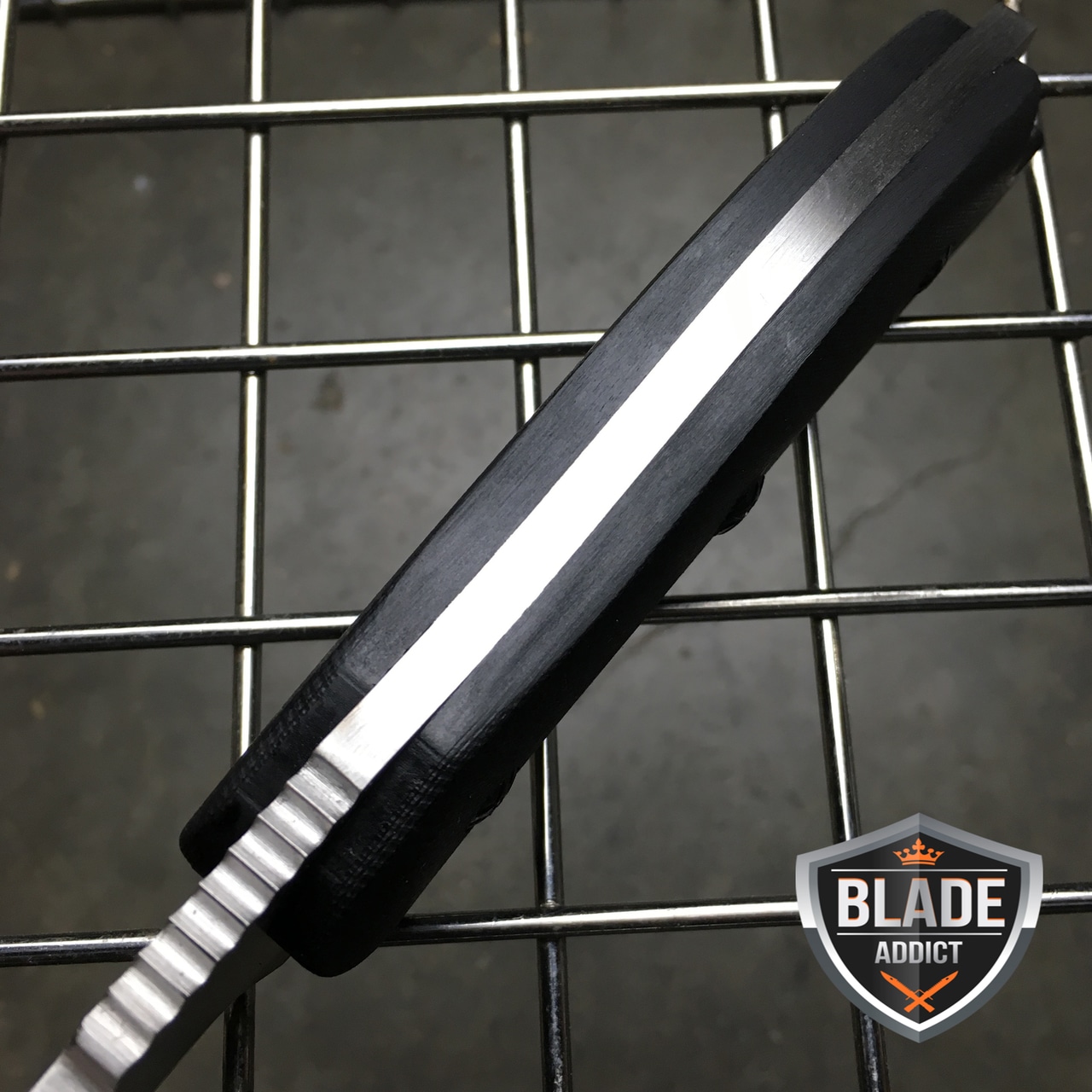 11.5″ Premium Hunting Knife upper handle bar