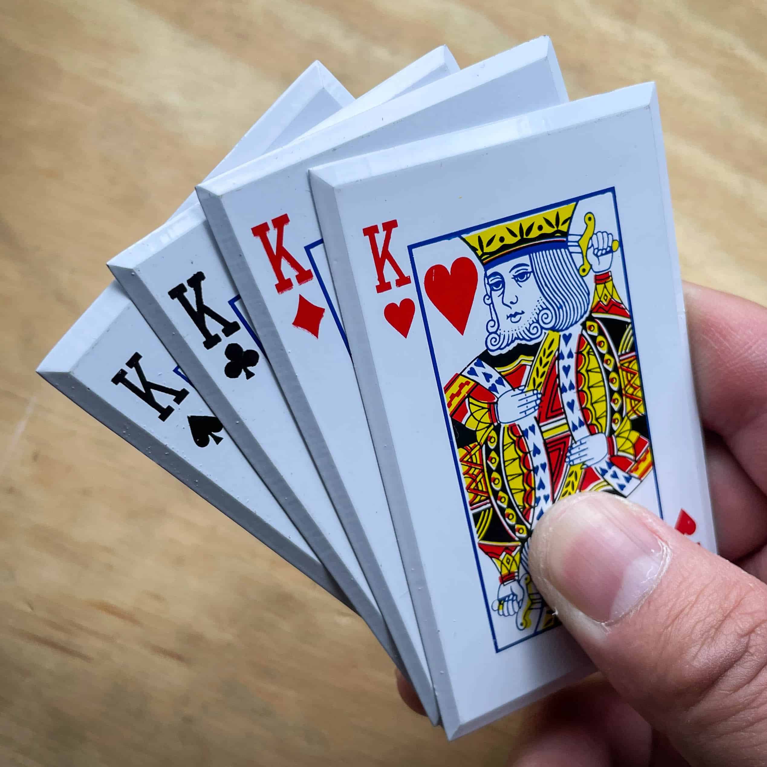 4PC KINGS Throwing Cards